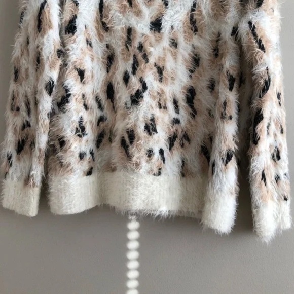 Minkpink Soft Comfy Fuzzy Leopard Print Long Sleeve Sweater Shirt Top White - Picture 4 of 10